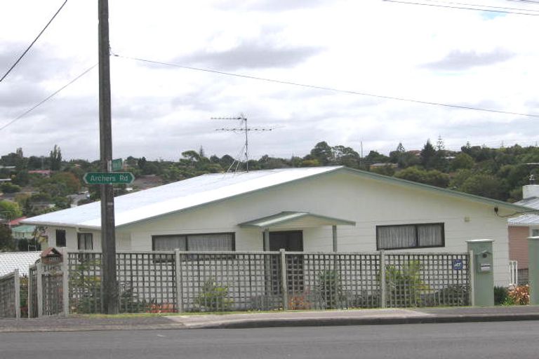 Photo of property in 2/112 Archers Road, Glenfield, Auckland, 0629
