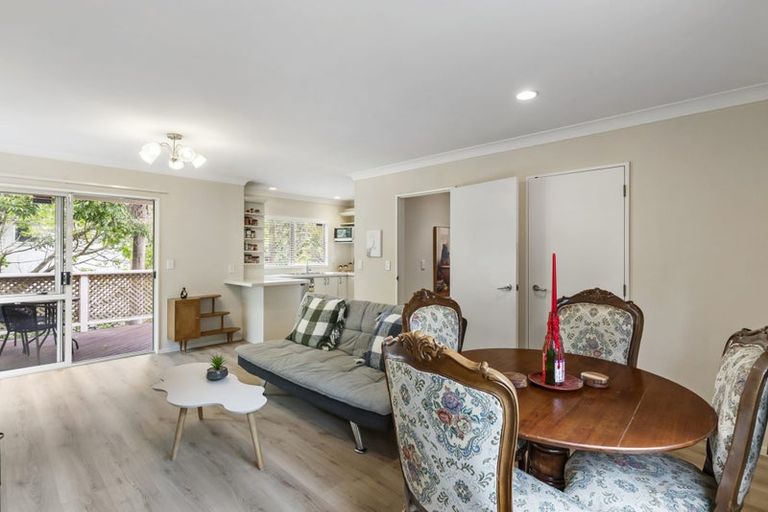 Photo of property in 2/13a Sandspit Road, Cockle Bay, Auckland, 2014