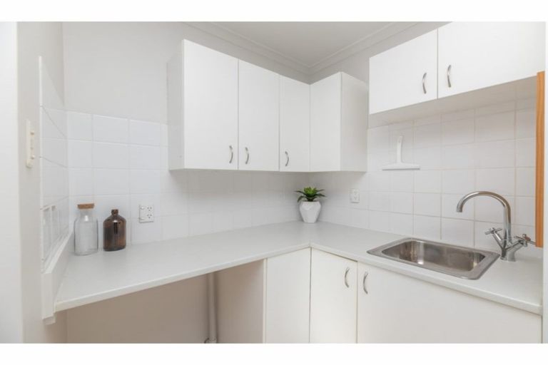 Photo of property in 19 Oxford Street, Waikari, 7420