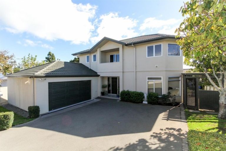 Photo of property in 22d Lismore Street, Strandon, New Plymouth, 4312