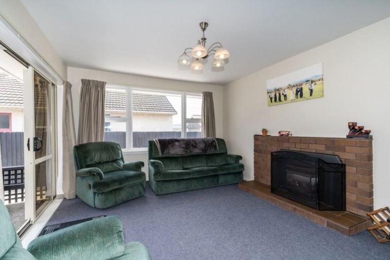 Photo of property in 27 Dunstan Crescent, Hornby, Christchurch, 8042