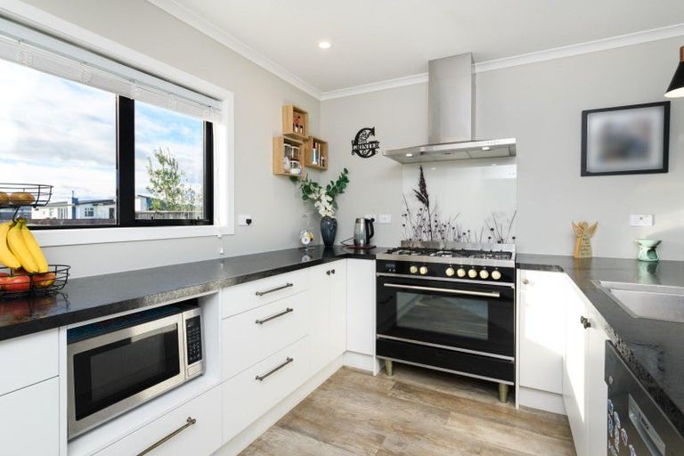 Photo of property in 21 George Street, Bulls, 4818