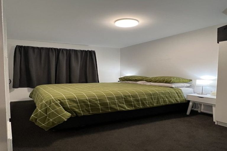 Photo of property in 2/4 Wynyard Road, Mount Eden, Auckland, 1024