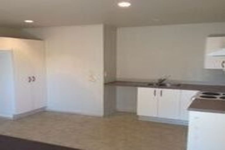 Photo of property in 7/351 West Coast Road, Glen Eden, Auckland, 0602