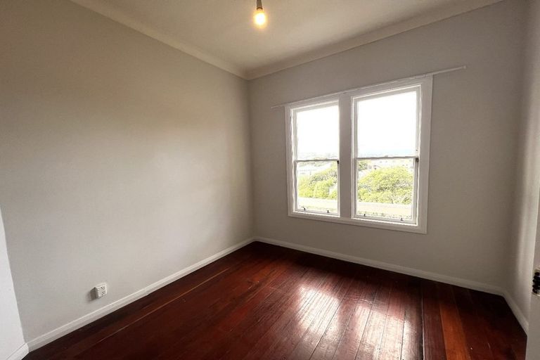 Photo of property in 92 Rolleston Street, Mount Cook, Wellington, 6021