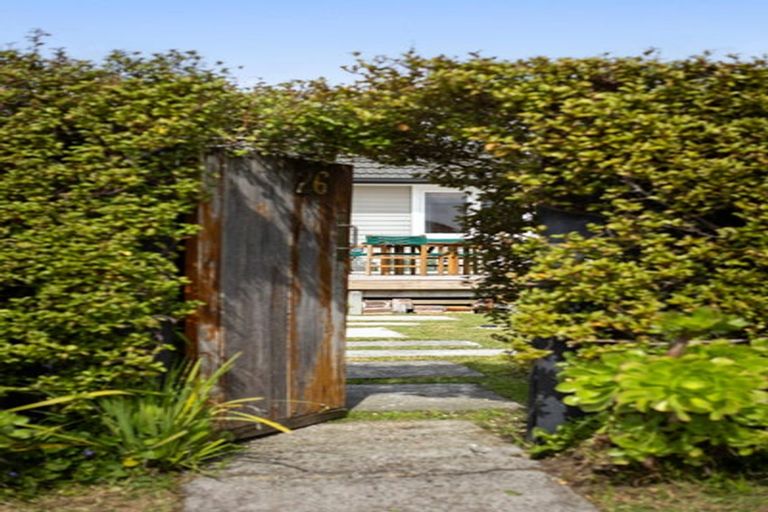 Photo of property in 26 Durham Street, Te Atatu Peninsula, Auckland, 0610