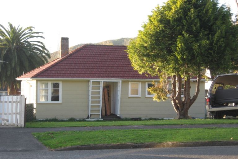 Photo of property in 183 Waddington Drive, Naenae, Lower Hutt, 5011