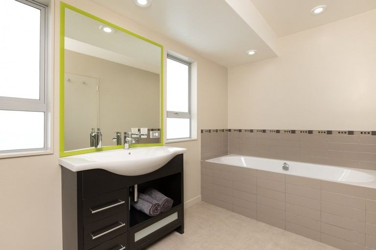 Photo of property in 102 Freyberg Street, Otumoetai, Tauranga, 3110