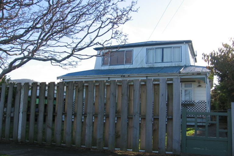 Photo of property in 16 Bristol Square, Hutt Central, Lower Hutt, 5010