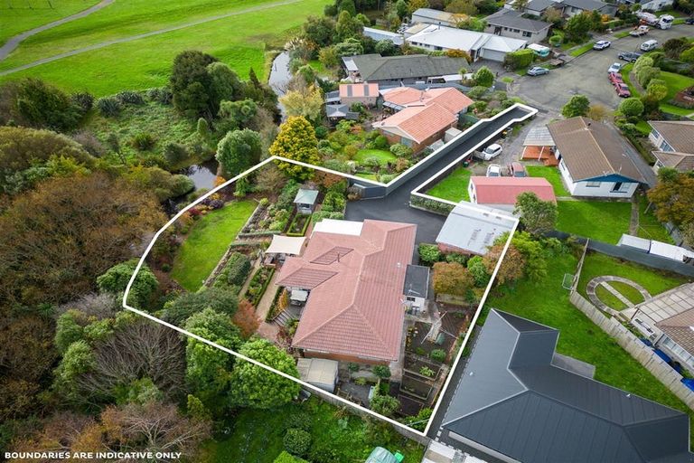 Photo of property in 21 Bidwell Place, Hillmorton, Christchurch, 8025
