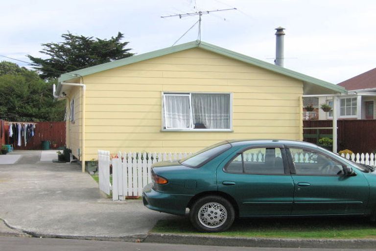 Photo of property in 10 Hughes Crescent, Taita, Lower Hutt, 5011