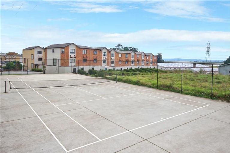 Photo of property in St Claire Village, 190/172 Mcleod Road, Te Atatu South, Auckland, 0610