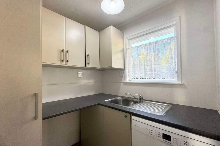 Photo of property in 28 Fairdale Avenue, Red Hill, Papakura, 2110