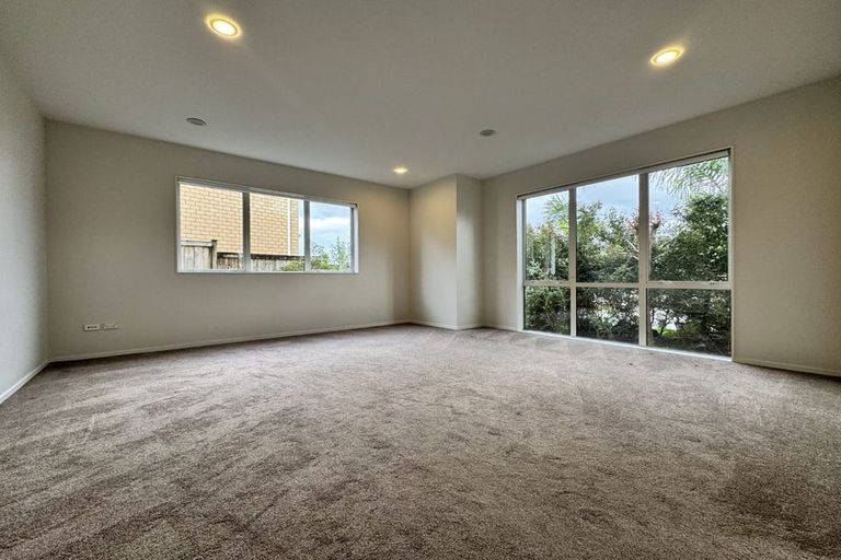 Photo of property in 39 Travis View Drive, Fairview Heights, Auckland, 0632