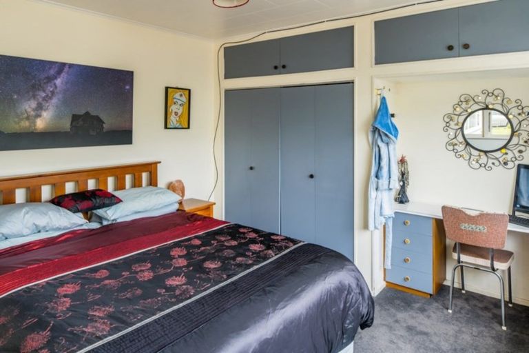 Photo of property in 12 Clematis Grove, Maungaraki, Lower Hutt, 5010