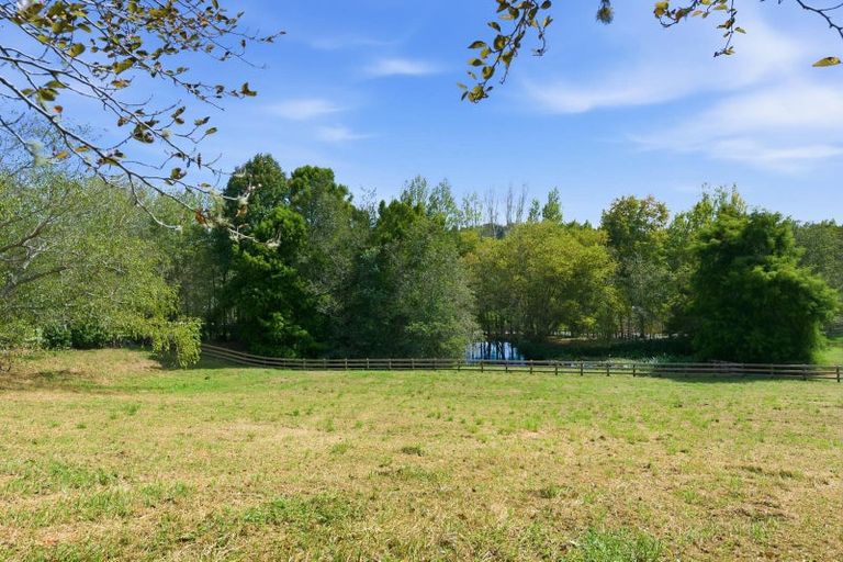 Photo of property in 39 Robinson Road, Whitianga, 3510