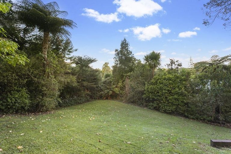 Photo of property in 8 Rimu Road, Oratia, Auckland, 0604