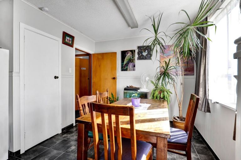 Photo of property in 66 Endeavour Street, Marfell, New Plymouth, 4310