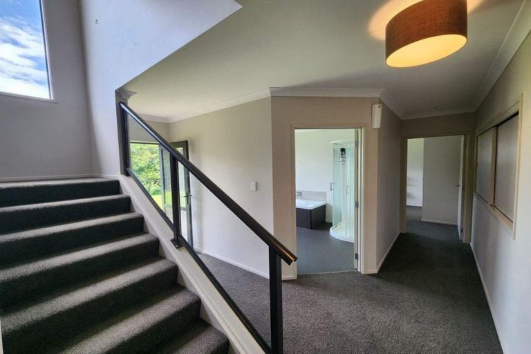 Photo of property in 34 Omata Road, Marfell, New Plymouth, 4310