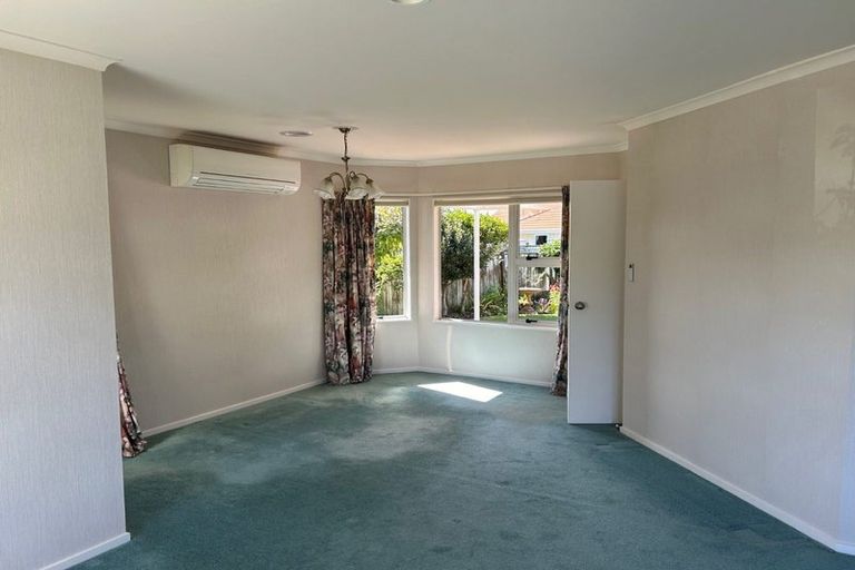 Photo of property in 11 Kingsgate Avenue, Havelock North, 4130