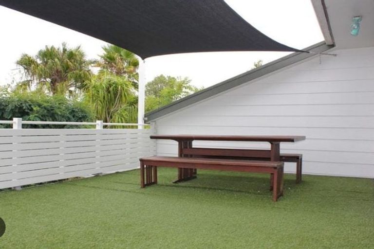 Photo of property in 99c Captain Scott Road, Glen Eden, Auckland, 0602