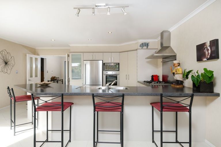 Photo of property in 27 Leafield Crescent, Henderson, Auckland, 0612