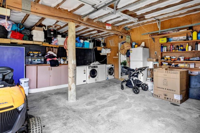 Photo of property in 73 Heta Road, Highlands Park, New Plymouth, 4312