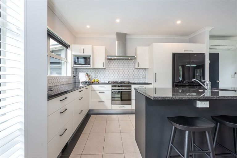 Photo of property in 28 James Hight Drive, Halswell, Christchurch, 8025