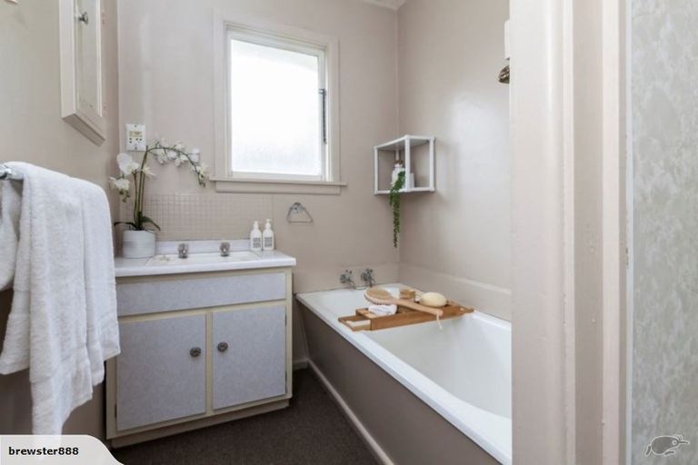 Photo of property in 15 Hounslow Street, Ilam, Christchurch, 8041