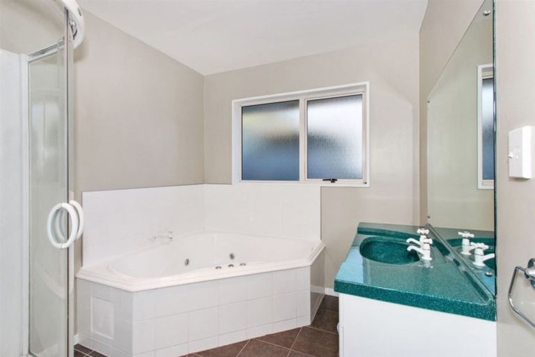 Photo of property in 39 Broadhaven Avenue, Parklands, Christchurch, 8083