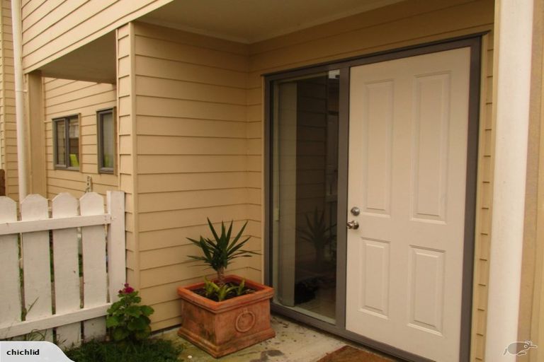 Photo of property in 11/3 Hulme Place, Henderson, Auckland, 0612