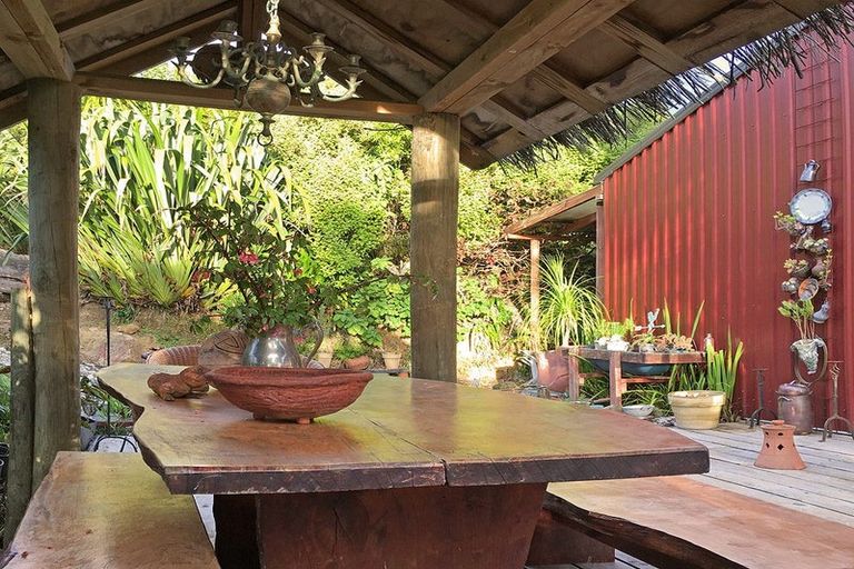 Photo of property in 76 Top Town Place, Coromandel, 3506