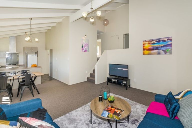 Photo of property in 9 Raupapa Street, Northcote, Auckland, 0627