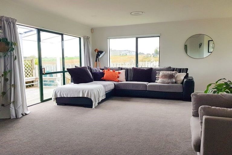 Photo of property in 7a Gordon Paul Place, Tuakau, 2121