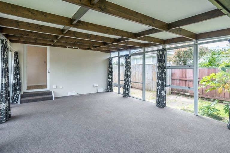 Photo of property in 15 Carlisle Street, Levin, 5510