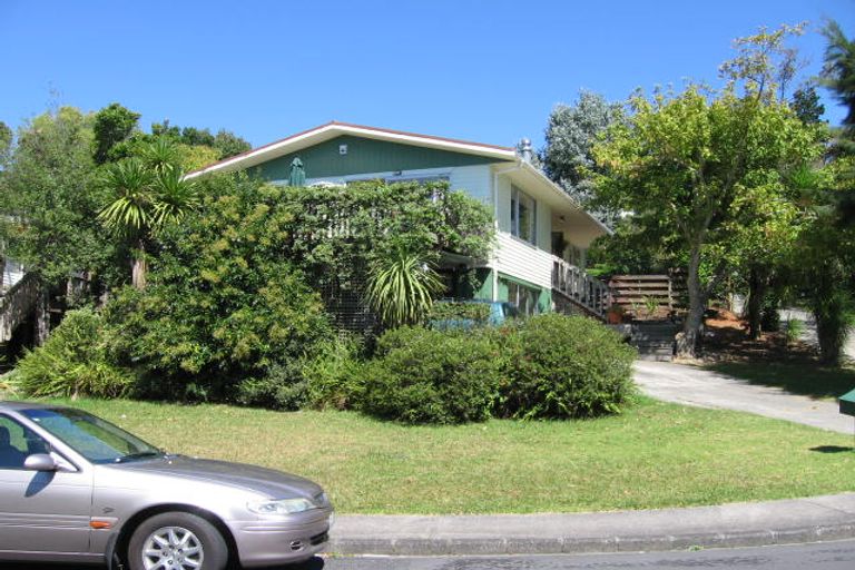 Photo of property in 3 Idyll Place, Northcross, Auckland, 0632