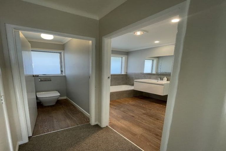 Photo of property in 38a Churchill Road, Murrays Bay, Auckland, 0630