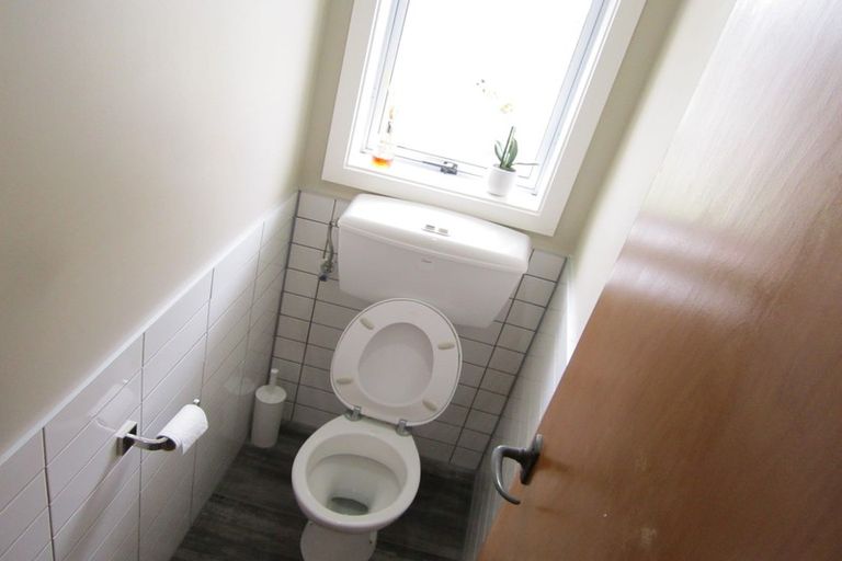 Photo of property in 6 Milnebank Street, Upper Riccarton, Christchurch, 8041