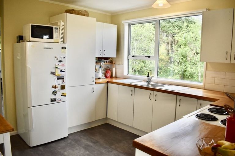 Photo of property in 135 South Manakau Road, Manakau, Otaki, 5583