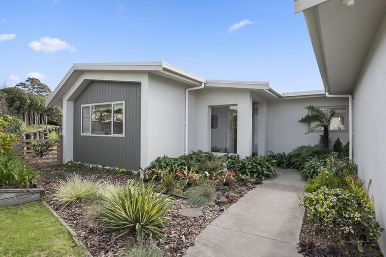 Photo of property in 55 Contour Avenue, Pyes Pa, Tauranga, 3112