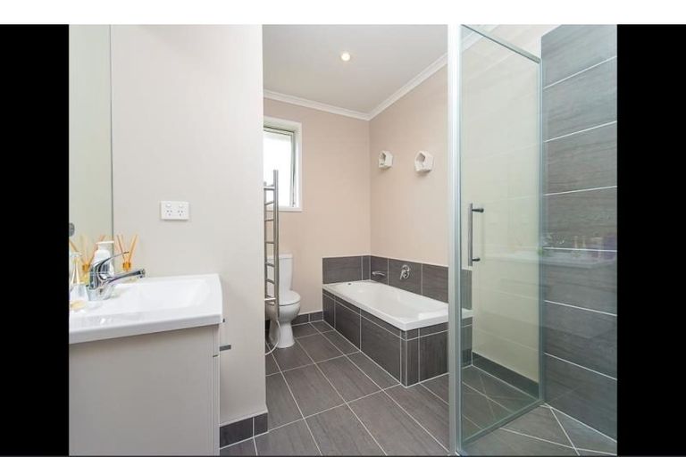 Photo of property in 9 Mcneish Place, Pokeno, 2402