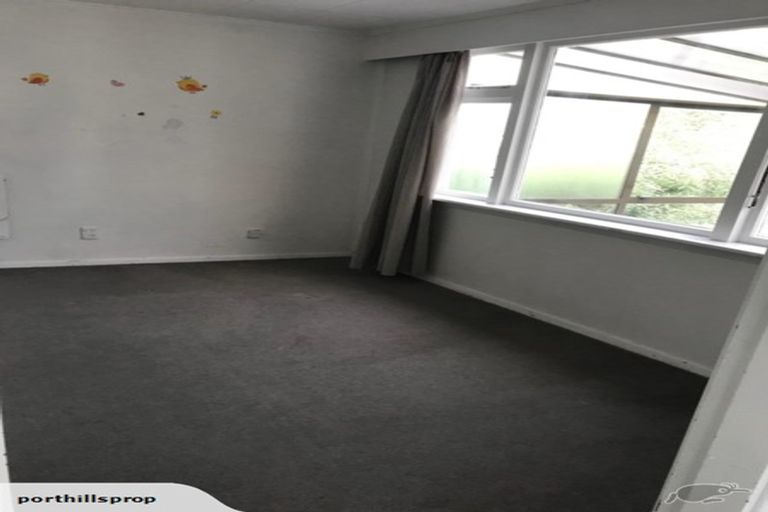 Photo of property in 22 Hawkhurst Road, Lyttelton, 8082