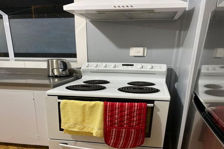 Photo of property in 24 Palmer Crescent, Silverstream, Upper Hutt, 5019