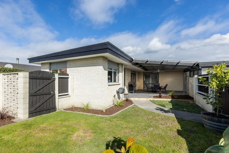 Photo of property in 11 Roskilda Crescent, Taradale, Napier, 4112