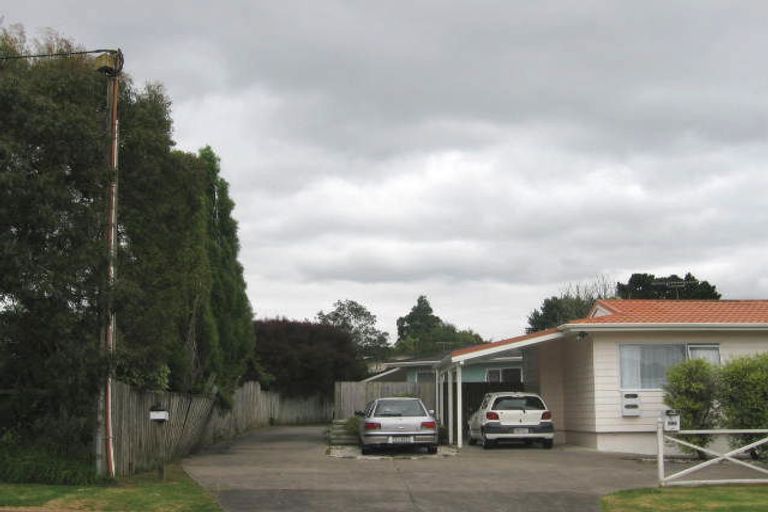 Photo of property in 1/285 Beach Haven Road, Birkdale, Auckland, 0626