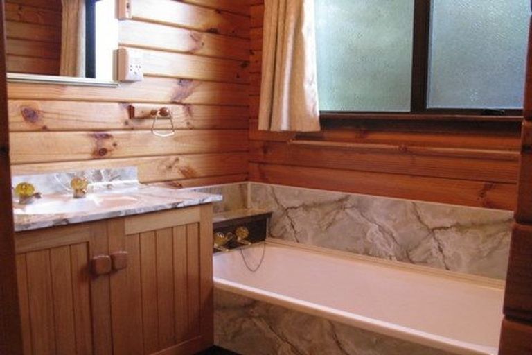 Photo of property in 5 Galway Avenue, Bryndwr, Christchurch, 8052