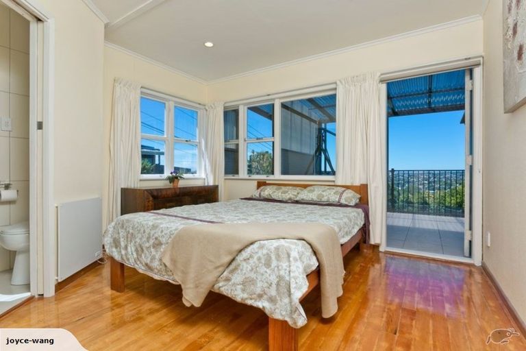 Photo of property in 86 Carlisle Road, Browns Bay, Auckland, 0632