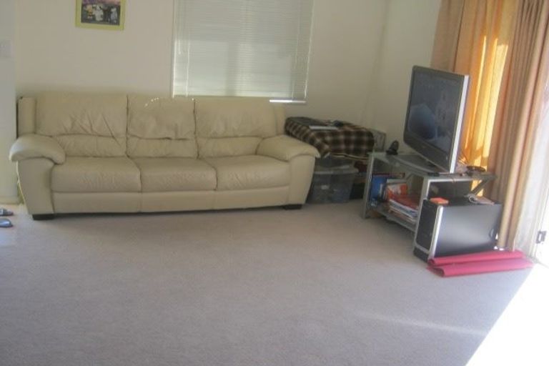 Photo of property in 3/57 Gladstone Road, Northcote, Auckland, 0627