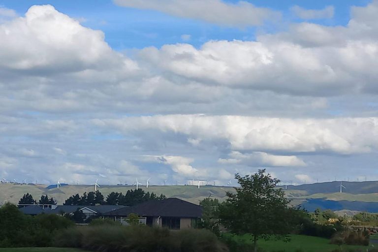 Photo of property in 21 Loveston Lane, Kelvin Grove, Palmerston North, 4470