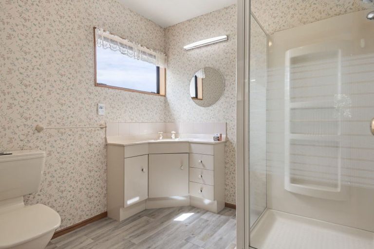 Photo of property in 11 Balcairn Place, Terrace End, Palmerston North, 4410